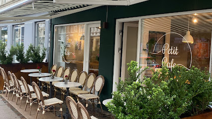 Petit Cafe