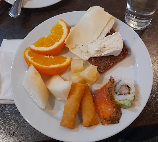 WOK & CHOPSTICKS - Gastronomi og hotelvirksomhed