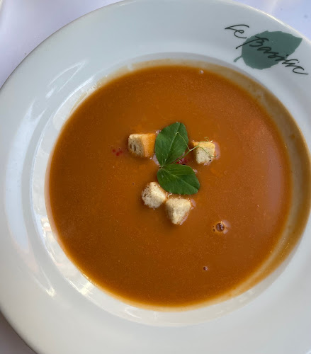 Le Basilic - Gastronomi og hotelvirksomhed