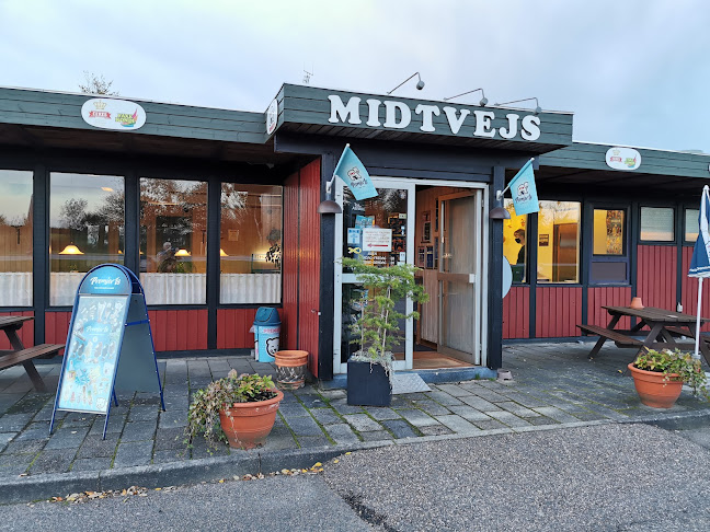 Opinii despre Cafe Midtvejs Karup în Viborg - Gastronomi og hotelvirksomhed