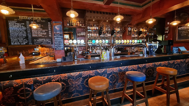 The Globe Irish Pub - Gastronomi og hotelvirksomhed