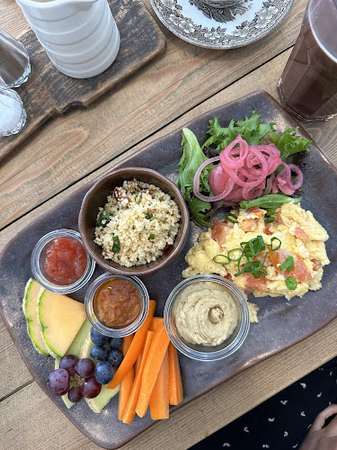 Café Moulés - Gastronomi og hotelvirksomhed