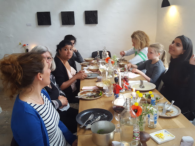 Parkering ved den store P-plads ud til, ingen indkørsel ad grusvej, Holløse Gade 21, 3210 Vejby