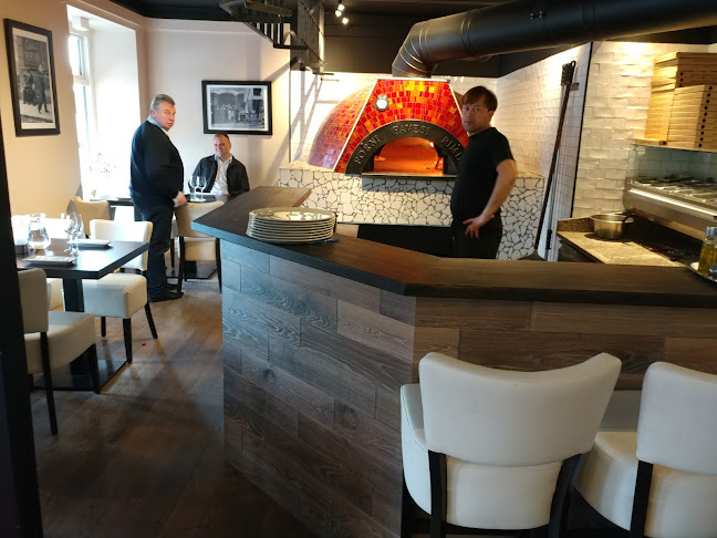 Trattoria Fiore d’Italia - Gastronomi og hotelvirksomhed