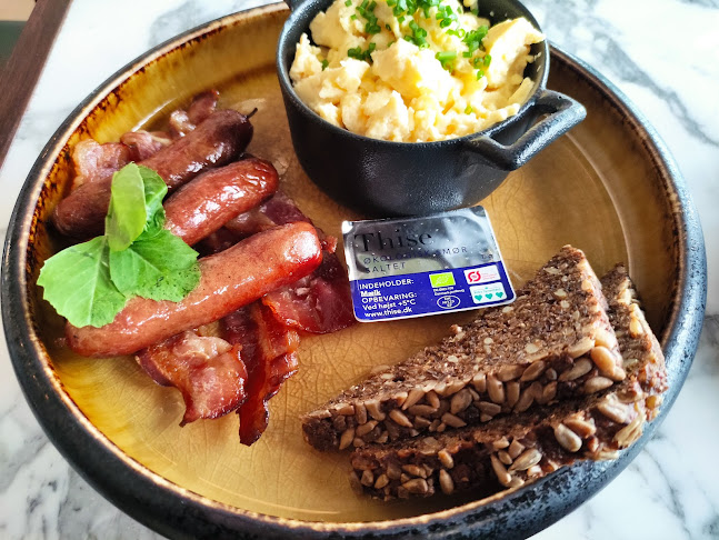 Mojoe Kitchen & Bar - Gastronomi og hotelvirksomhed