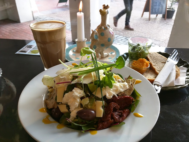 Opinii despre UNOkaffebar în Hjørring - Gastronomi og hotelvirksomhed