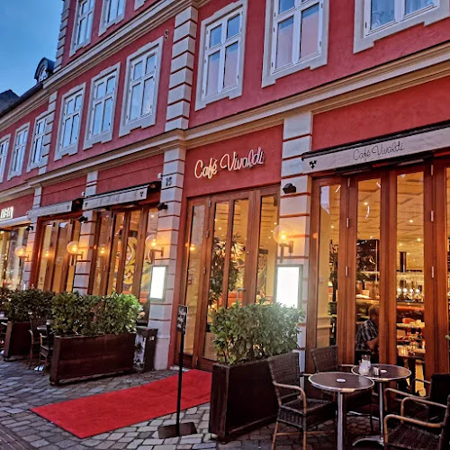 Comentarii opinii despre Cafe Vivaldi