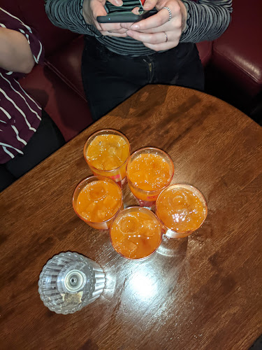 Opinii despre Baren Herning în Herning - Gastronomi og hotelvirksomhed