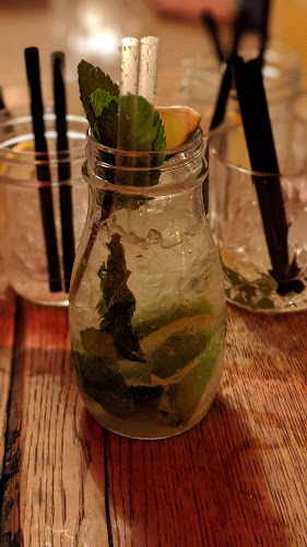 Comentarii opinii despre Molotov - Burger & Cocktails