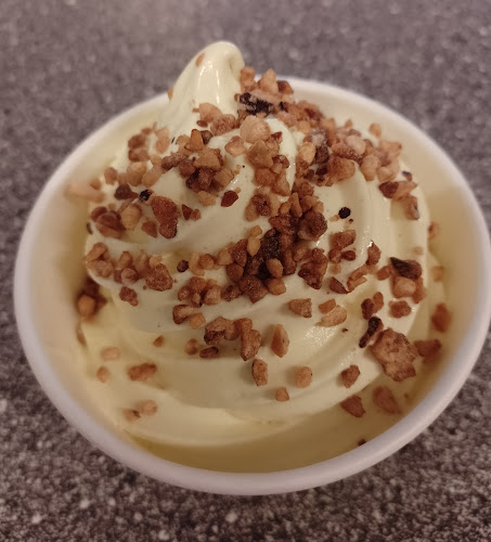 Comentarii opinii despre M