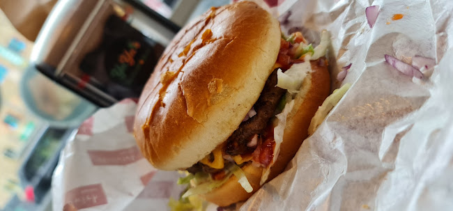 Opinii despre yuyu's sandwich & juice în København - Gastronomi og hotelvirksomhed