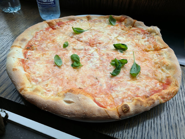 Opinii despre La Focaccia Pizzeria în København - Gastronomi og hotelvirksomhed