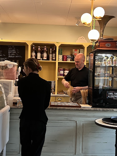 Opinii despre THE SPOT în København - Gastronomi og hotelvirksomhed