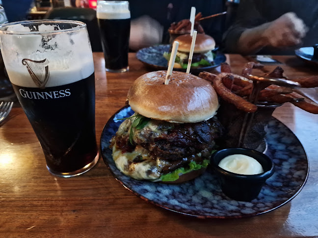 Opinii despre Fox and Hounds în Sønderborg - Gastronomi og hotelvirksomhed