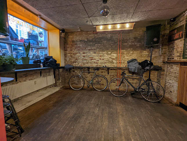 Comentarii opinii despre Under Træet