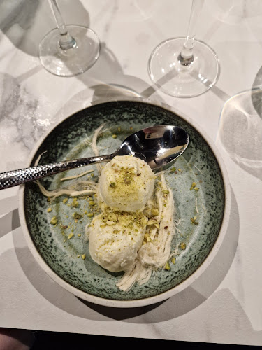 Mezza - Gastronomi og hotelvirksomhed