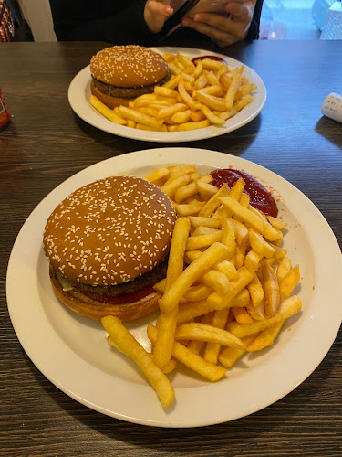 Opinii despre Bouna Pizza Nyhavn în København - Gastronomi og hotelvirksomhed