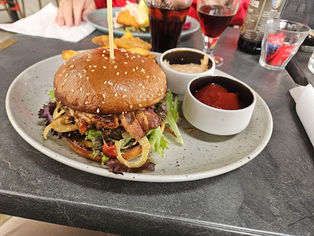 Opinii despre For Enden Af Gaden în Viborg - Gastronomi og hotelvirksomhed