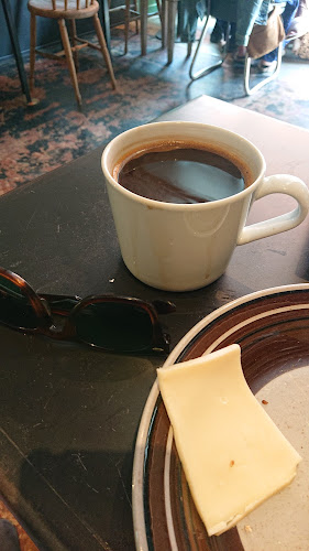 Petról Kaffe & Gear - Gastronomi og hotelvirksomhed