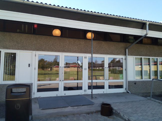 Opinii despre Rødbyhavn Sportshal în Rødby - Gastronomi og hotelvirksomhed