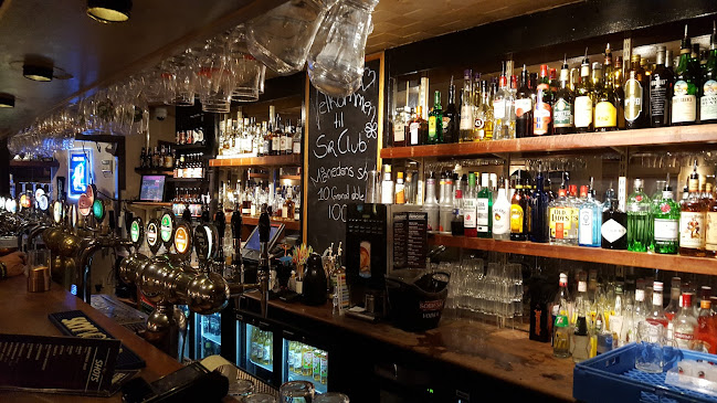 Comentarii opinii despre Sir Club