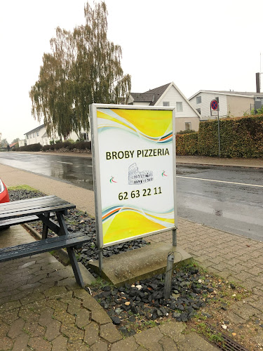 Opinii despre Broby Pizzeria - Overfor Broby Sportsefterskole Pizzaria în Broby - Gastronomi og hotelvirksomhed
