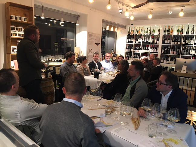 Opinii despre Bichel Vine Frederiksberg în Frederiksberg - Gastronomi og hotelvirksomhed