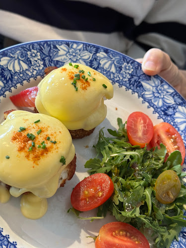 Ø12 Coffee and Eatery - Gastronomi og hotelvirksomhed