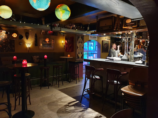 Polşeum - Den smagløse café - Gastronomi og hotelvirksomhed