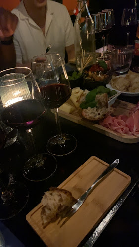 not your USUAL wine bar - Gastronomi og hotelvirksomhed