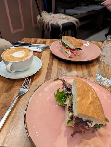 Comentarii opinii despre Churros cafėen