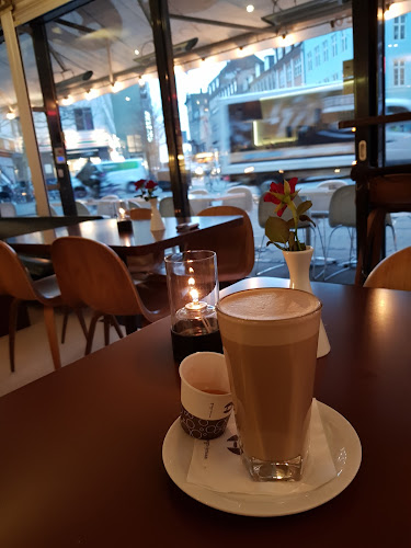 Mojoe Kitchen & Bar - Gastronomi og hotelvirksomhed