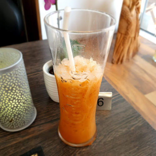 Ban Gaw - Gastronomi og hotelvirksomhed