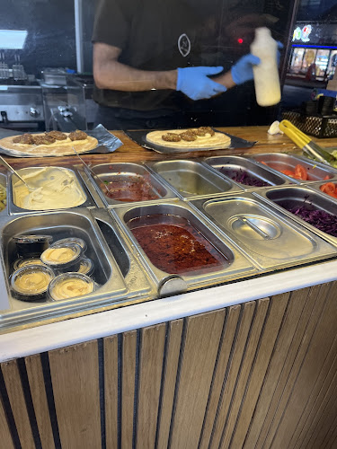 Abu Samra - Gastronomi og hotelvirksomhed