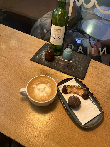 Petit Cafe - Gastronomi og hotelvirksomhed