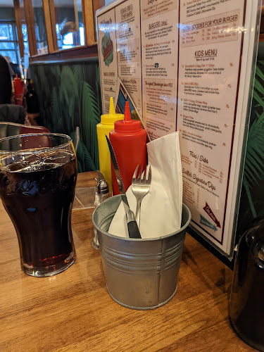 Comentarii opinii despre Sallie’s Restaurant & Snack Bar