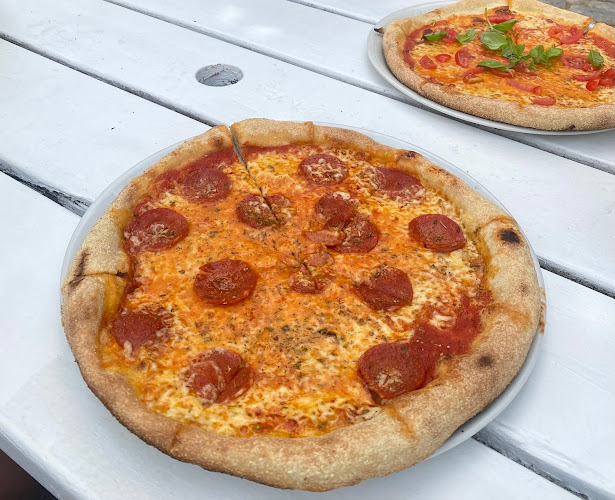 Pizza Deli Aakirkeby - Gastronomi og hotelvirksomhed