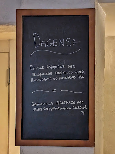 Opinii despre Restaurant Pilekælderen în Indre By - Gastronomi og hotelvirksomhed