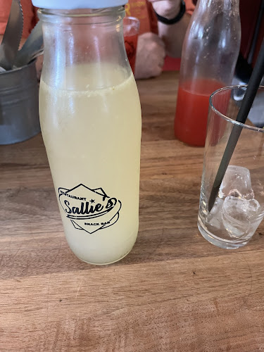 Opinii despre Sallie’s Restaurant & Snack Bar în Albertslund - Gastronomi og hotelvirksomhed