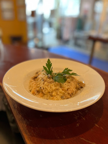 Opinii despre Cafe Amalie Lyngby în Kongens Lyngby - Gastronomi og hotelvirksomhed