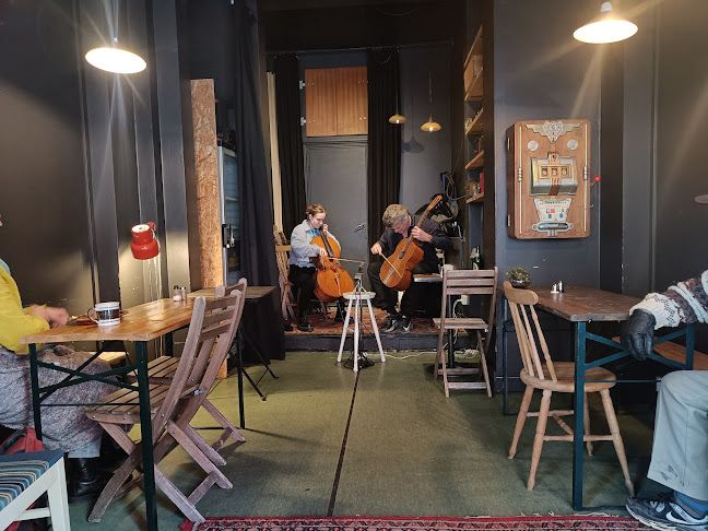 Petról Kaffe & Gear - Gastronomi og hotelvirksomhed