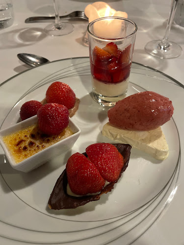 Opinii despre Restaurant Herregårdskælderen în Brørup - Gastronomi og hotelvirksomhed