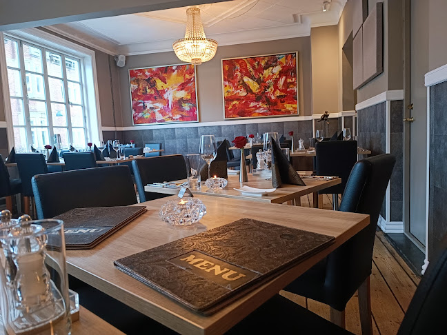 Restaurant Upstairs - Gastronomi og hotelvirksomhed
