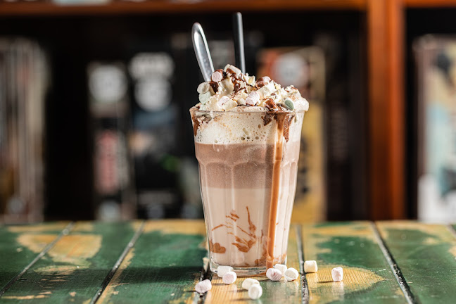 Comentarii opinii despre Bastard Café HUSET