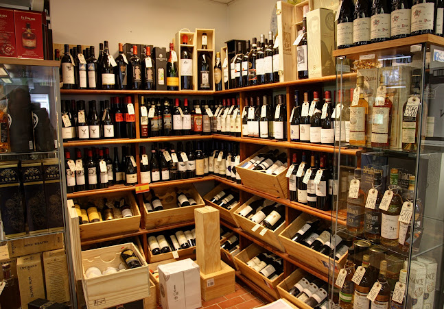 Holte Vinlager (Roskilde) - Gastronomi og hotelvirksomhed