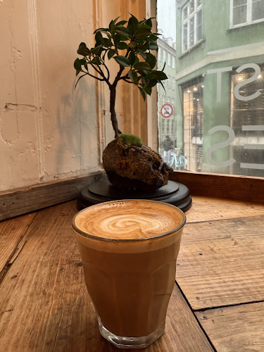 Comentarii opinii despre Buzz Kaffebar