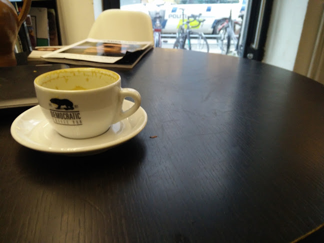 Comentarii opinii despre Democratic Coffee