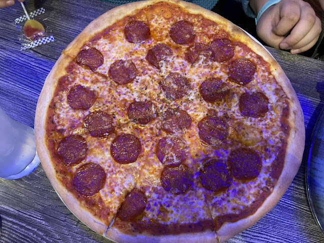 Opinii despre Fjerritslev Pizza & Kebabhouse I/S în Fjerritslev - Gastronomi og hotelvirksomhed