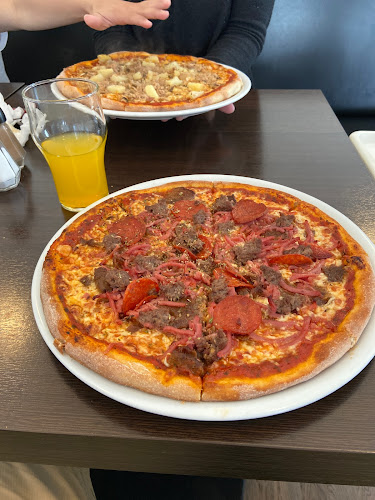 Quick Bistro v/Helal N Hassan