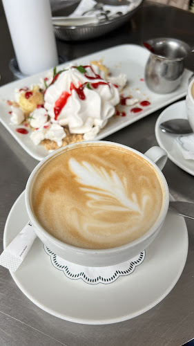 Comentarii opinii despre Cafe EUROPA 1989